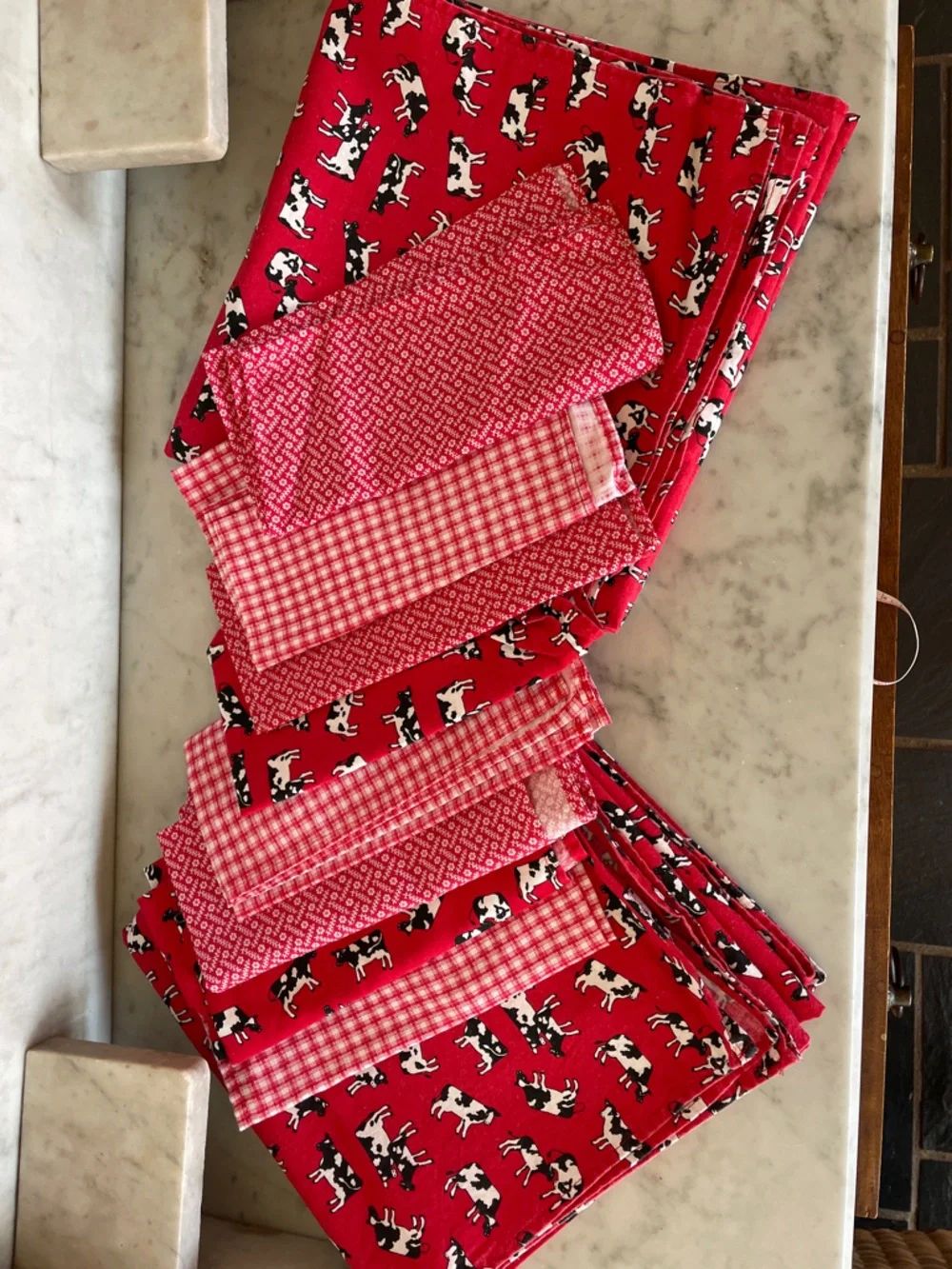 VINTAGE Red Cow Print Tablecloth (2) and Napkin (8) Set